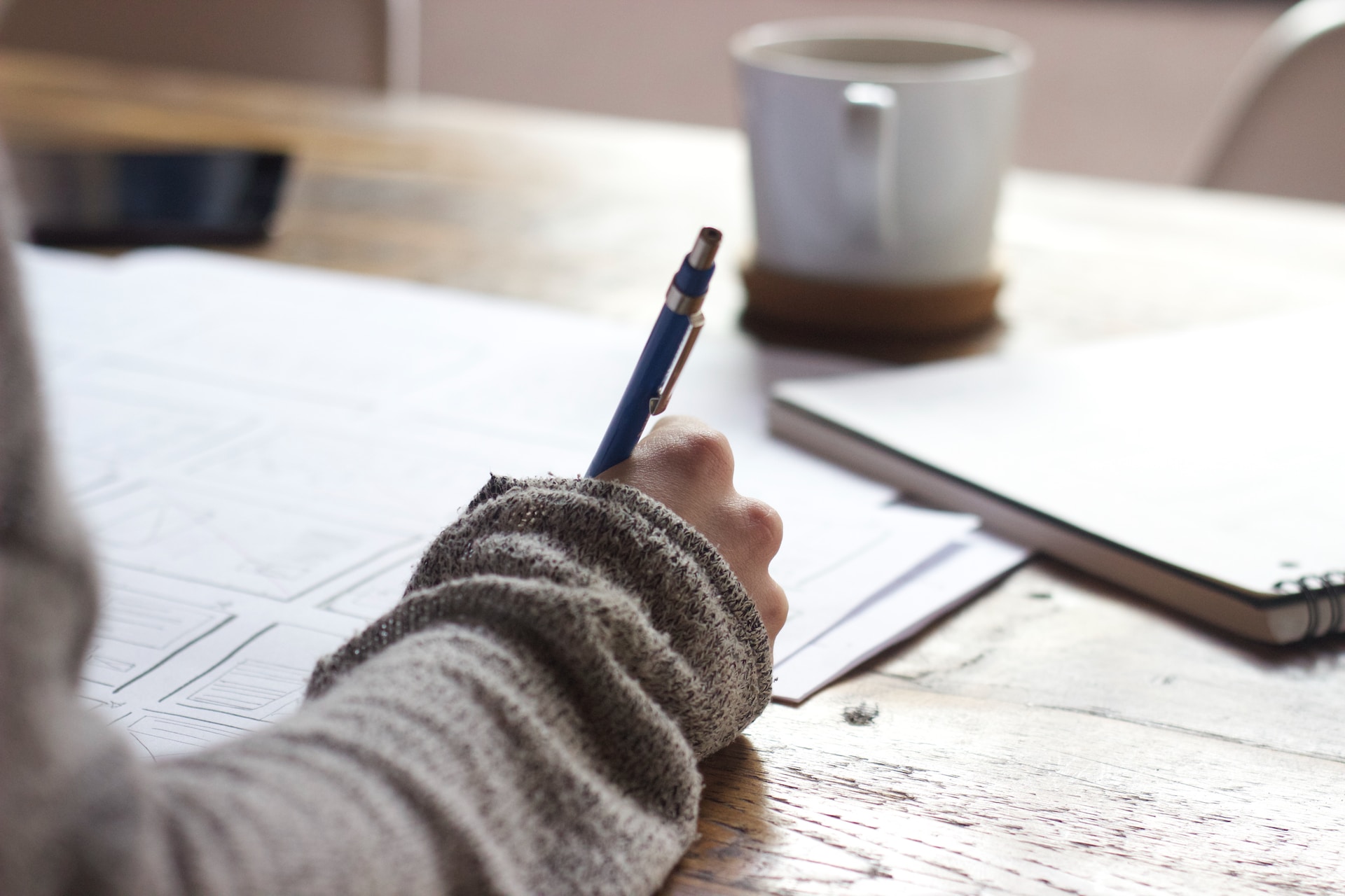 5 Smart Ways to Keep Your Credit in Check Before Traveling the World